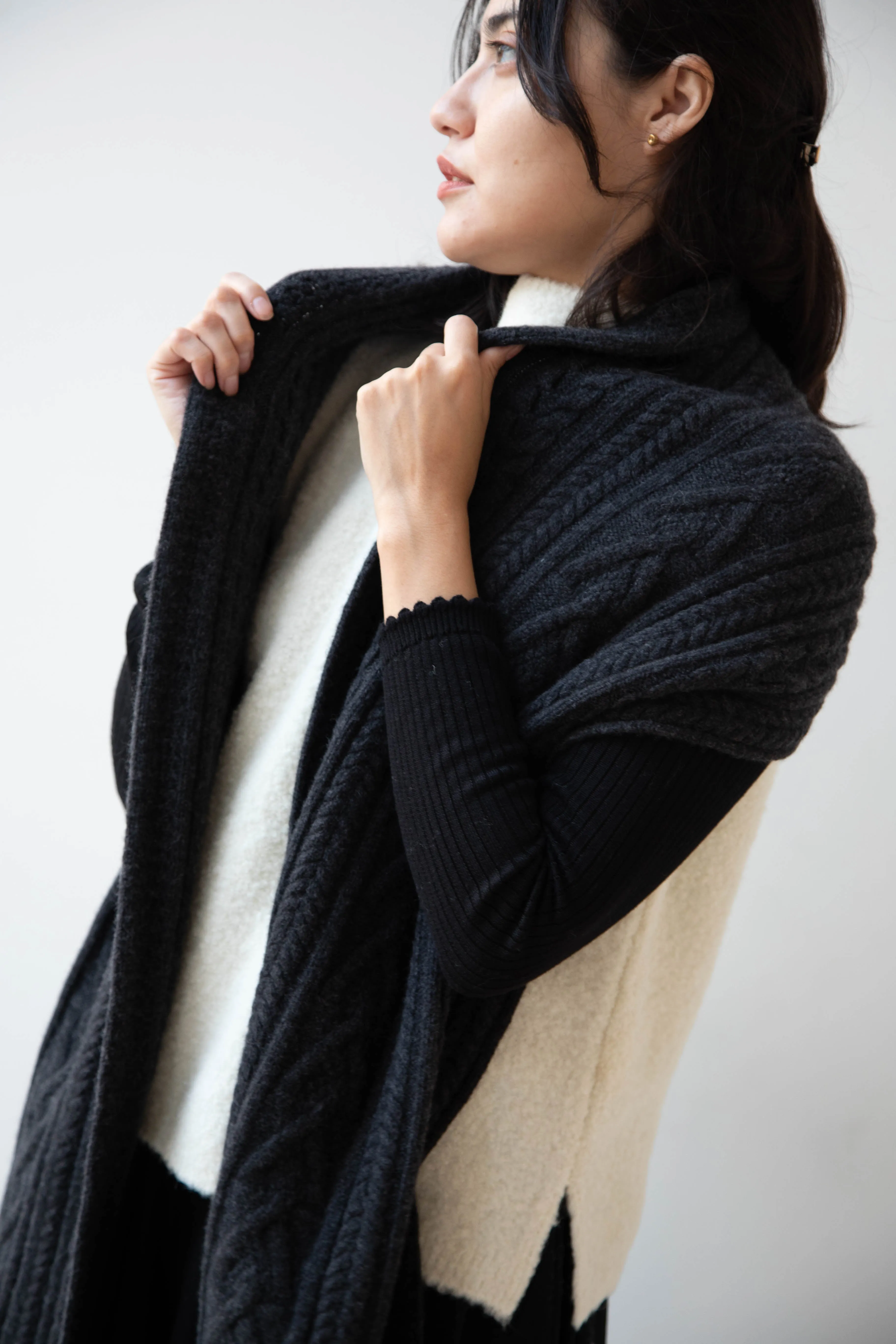 The Loom | Cabled Scarf in Grey